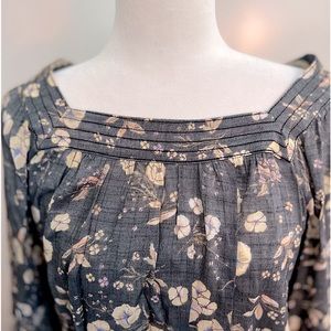 Lauren Conrad floral top size Large